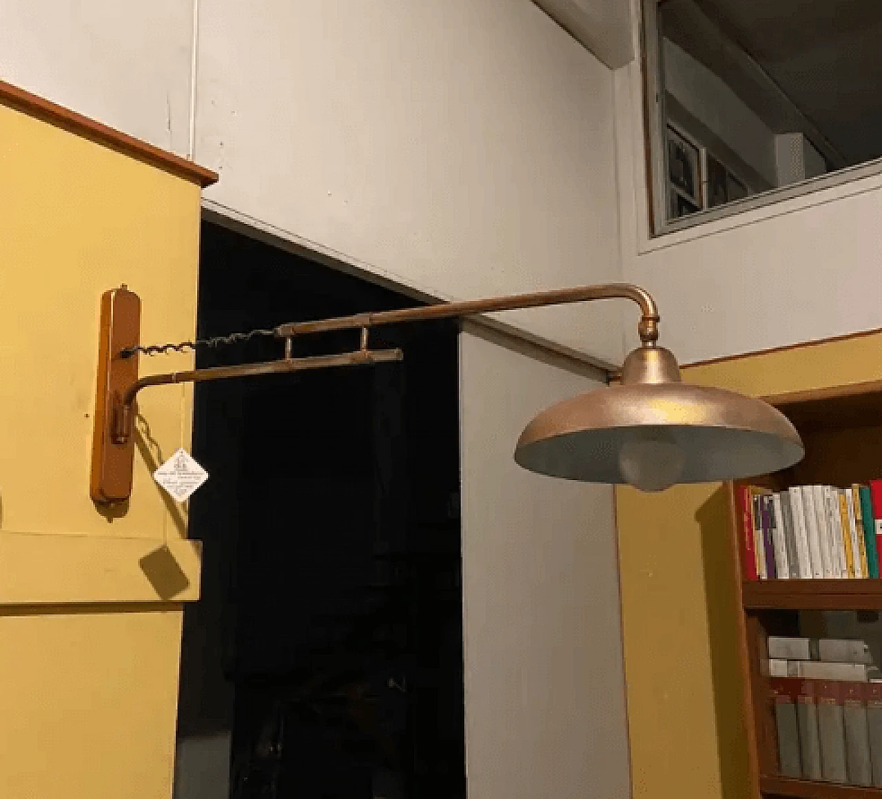 Lampada da parete allungabile in ferro con finitura in rame, anni '50 3