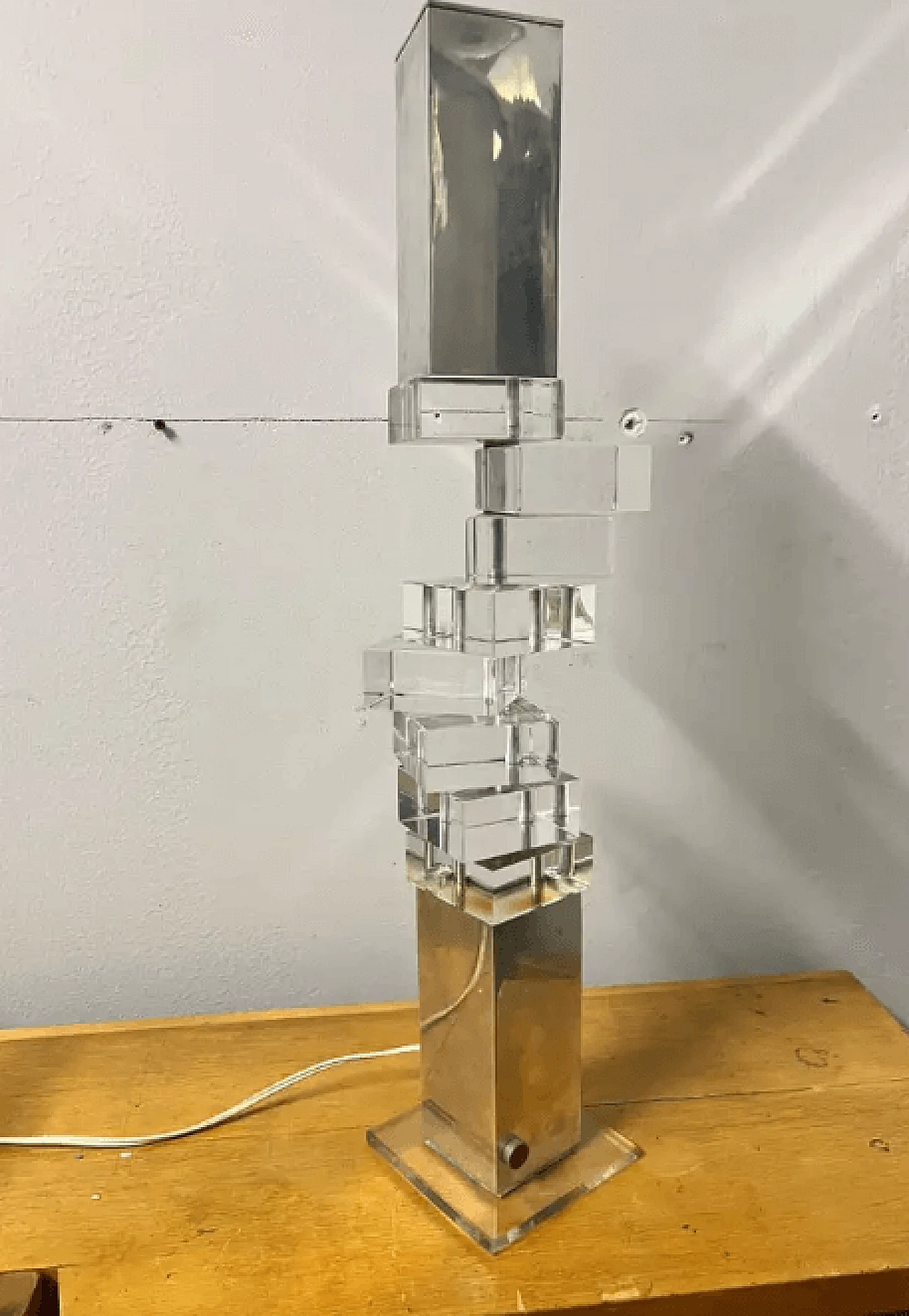 Kinetic light sculpture table lamp, 1970s 7