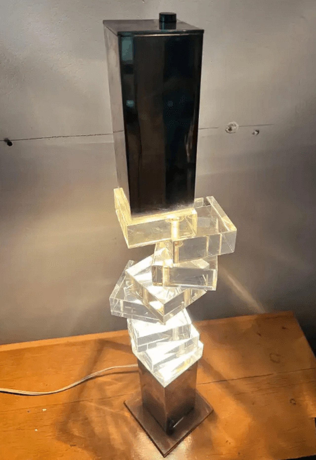 Kinetic light sculpture table lamp, 1970s 10