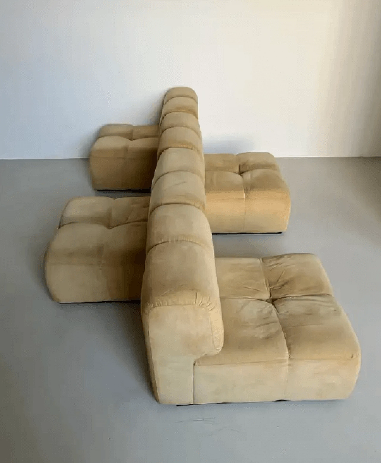 4-piece modular sofa in sand-coloured velvet, 1970s 2