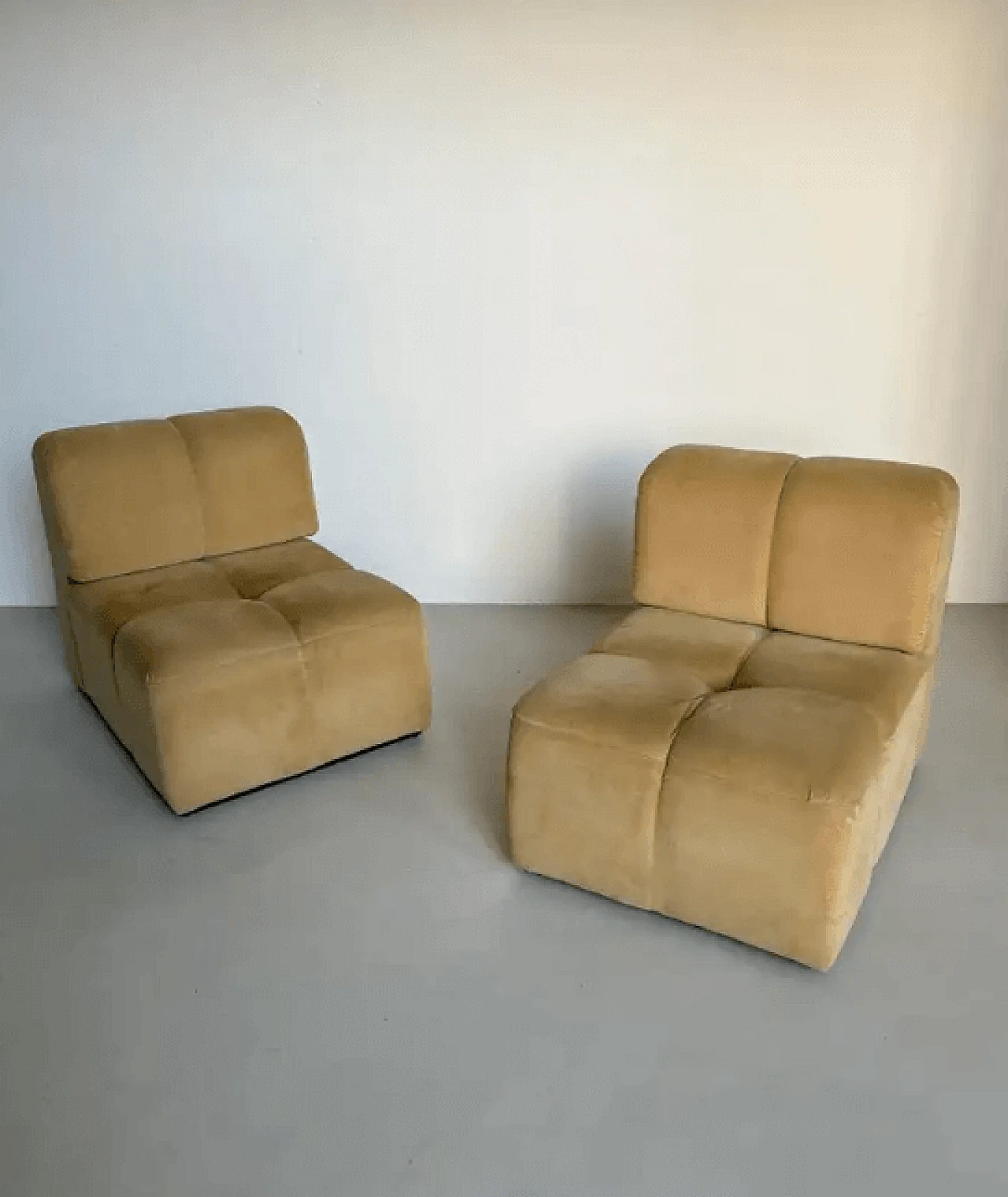 4-piece modular sofa in sand-coloured velvet, 1970s 8