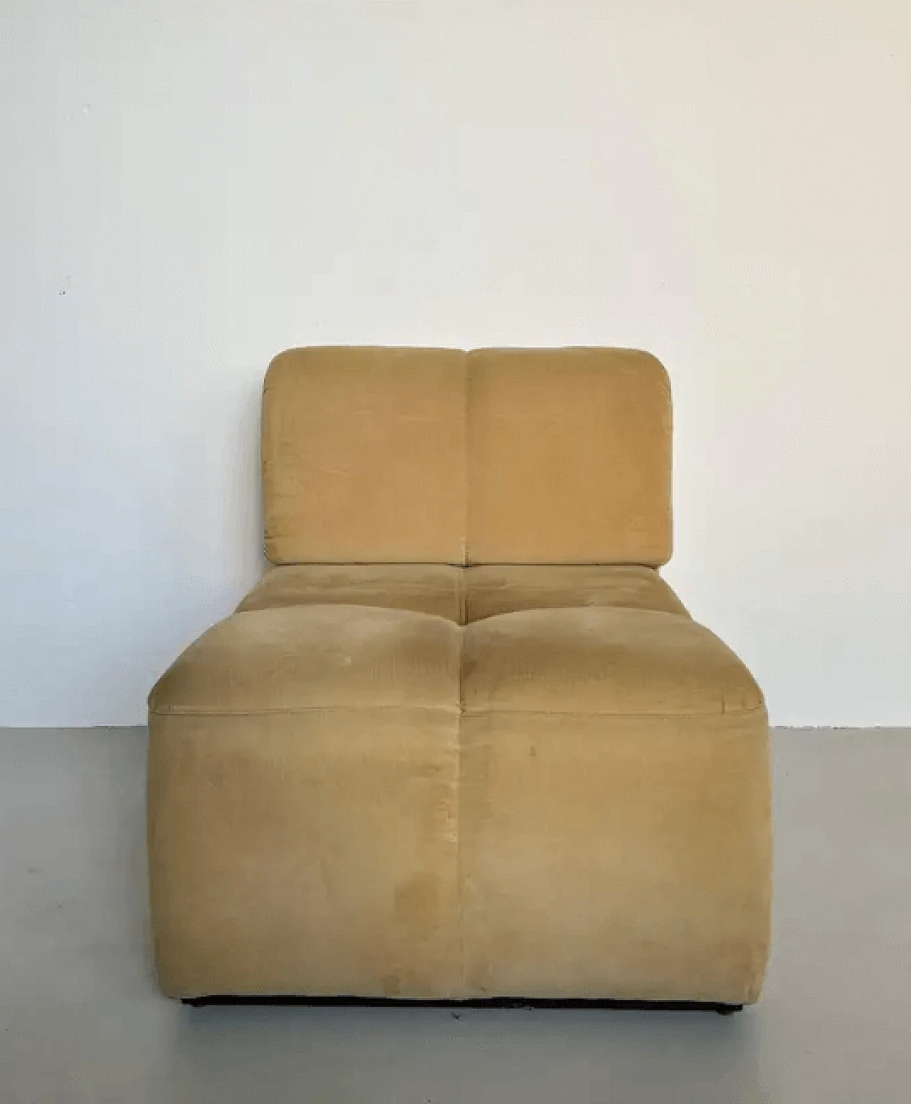 4-piece modular sofa in sand-coloured velvet, 1970s 9