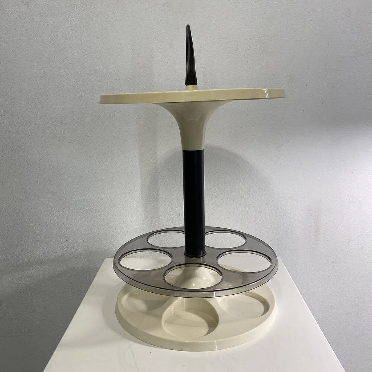 Plastic liquor holder, 1970s 3