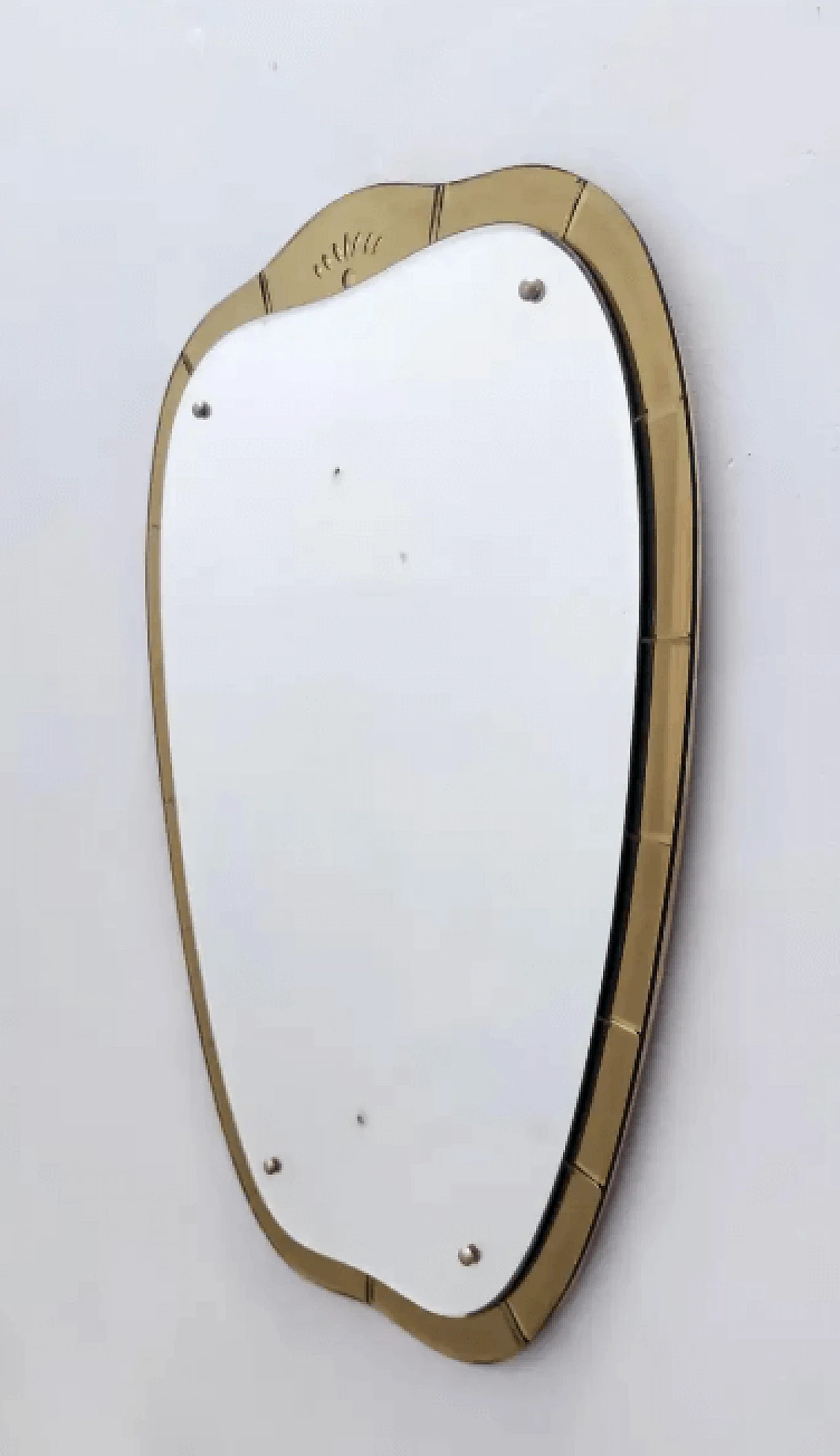 Specchio a scudo in stile Fontana Arte con cornice dorata, anni '50 6