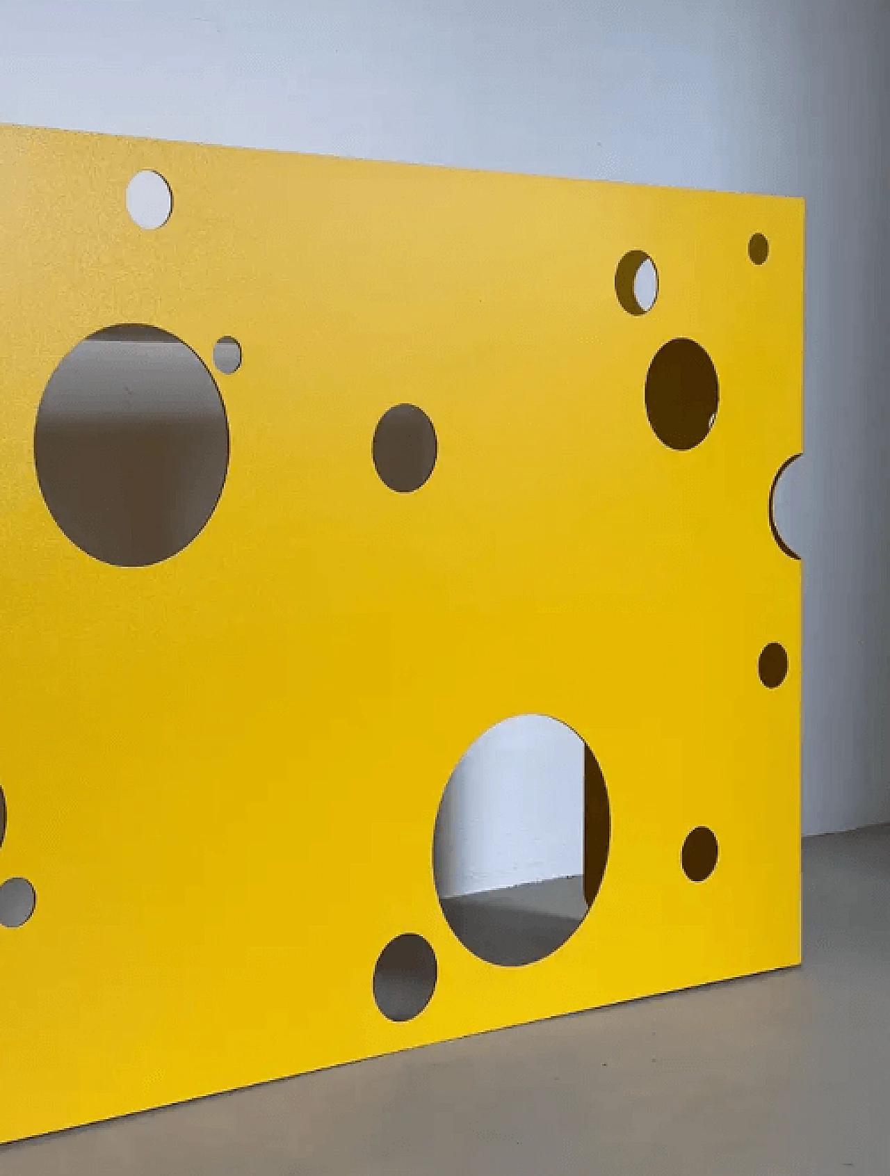 Scrivania in metallo giallo brillante con sgabello, anni 2000 4