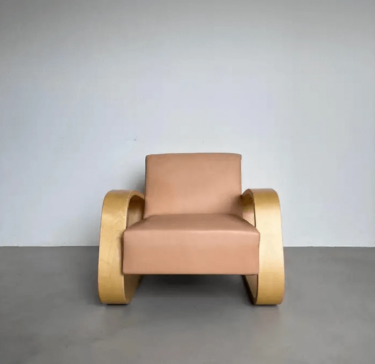 Coppia di poltrone in pelle e legno di Alvar Aalto per Artek, anni 2000 4