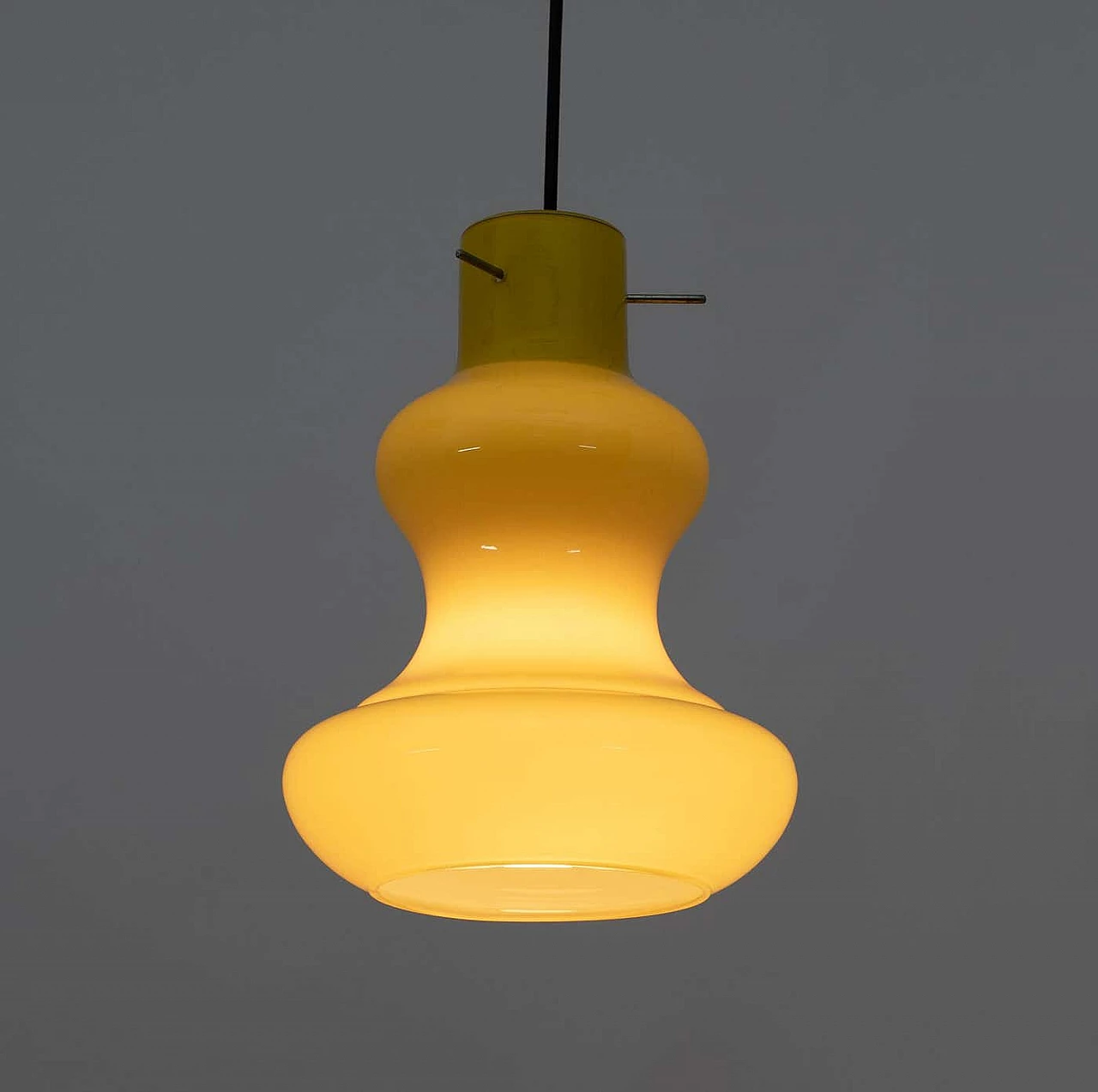 Pair of yellow Murano glass chandeliers by Massimo Vignelli for Vistosi, 1960s 6