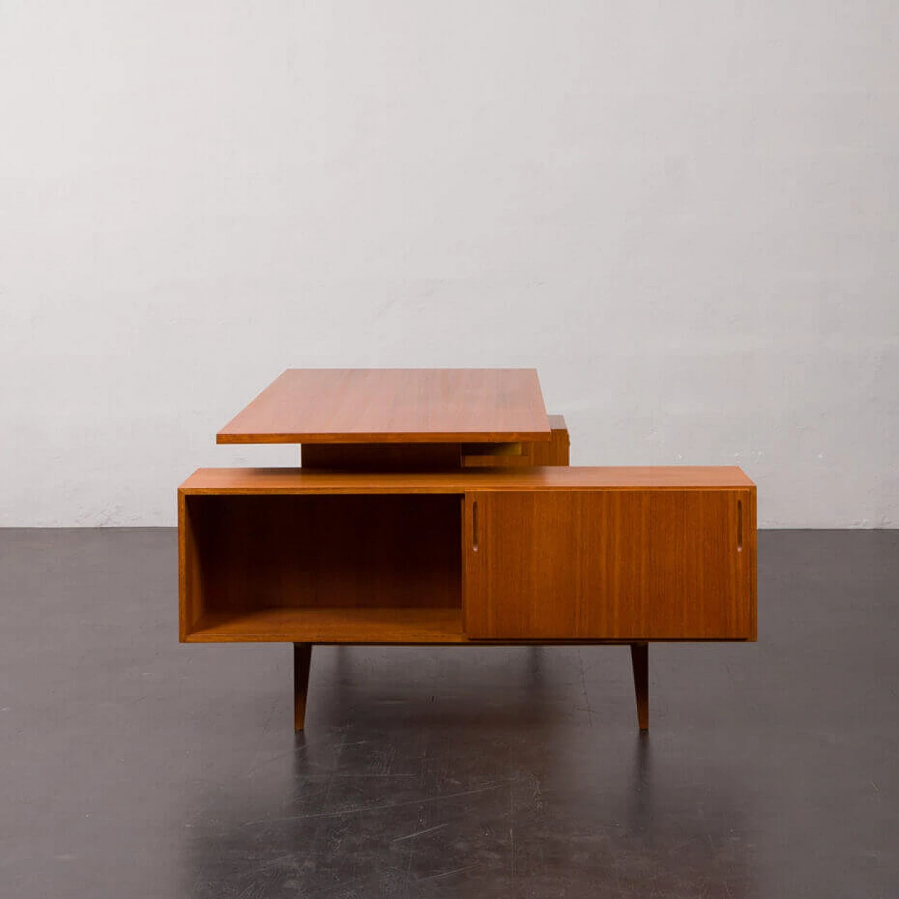 Scrivania a L in teak con credenza in stile Arne Vodder, anni '70 9