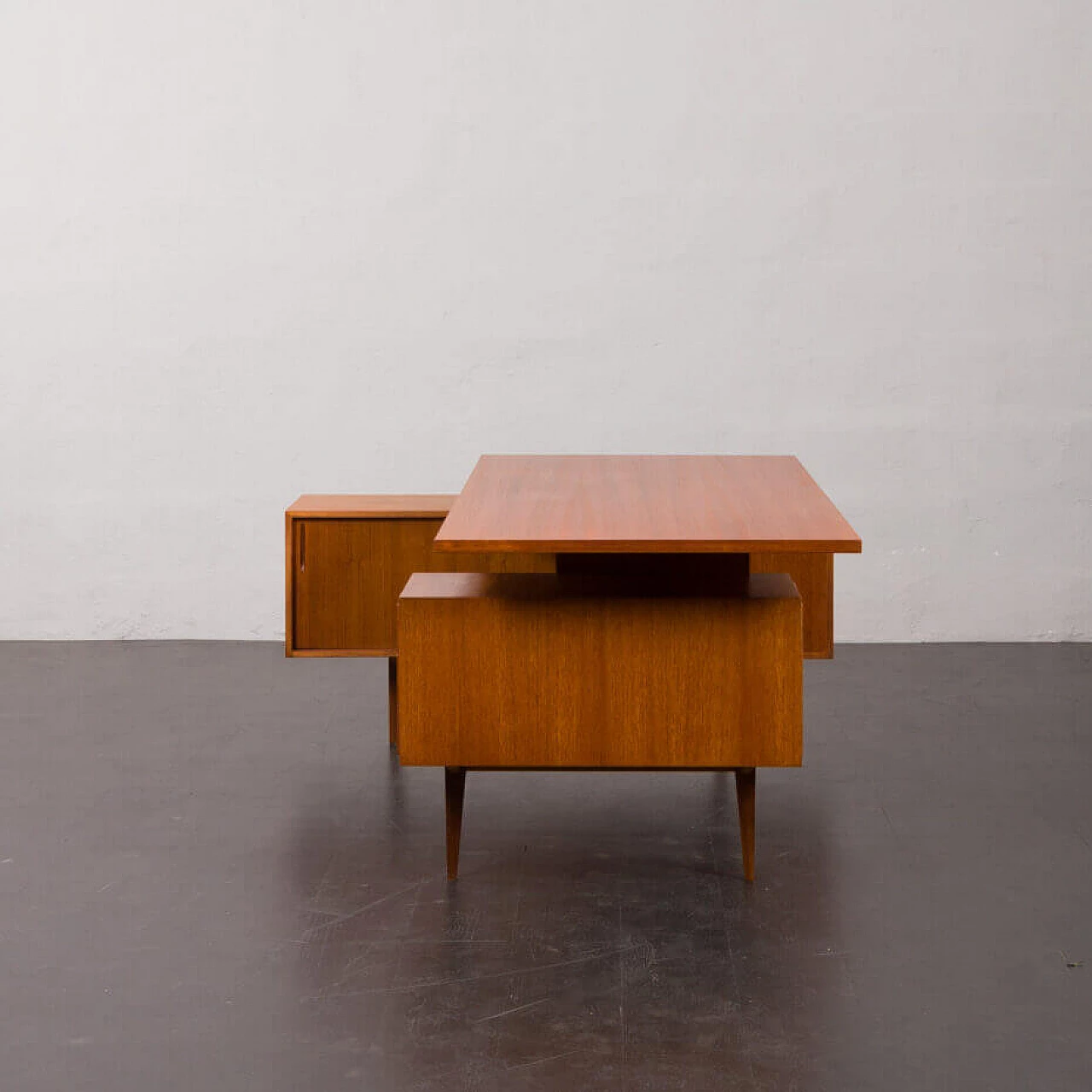 Scrivania a L in teak con credenza in stile Arne Vodder, anni '70 14