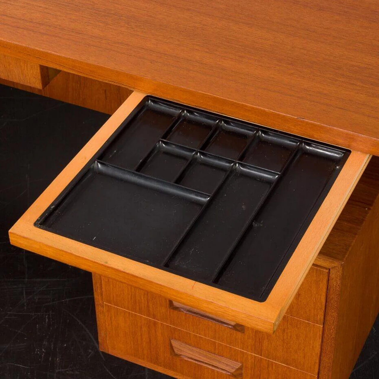 L-shaped teak desk with sideboard in Arne Vodder style, 1970s 19
