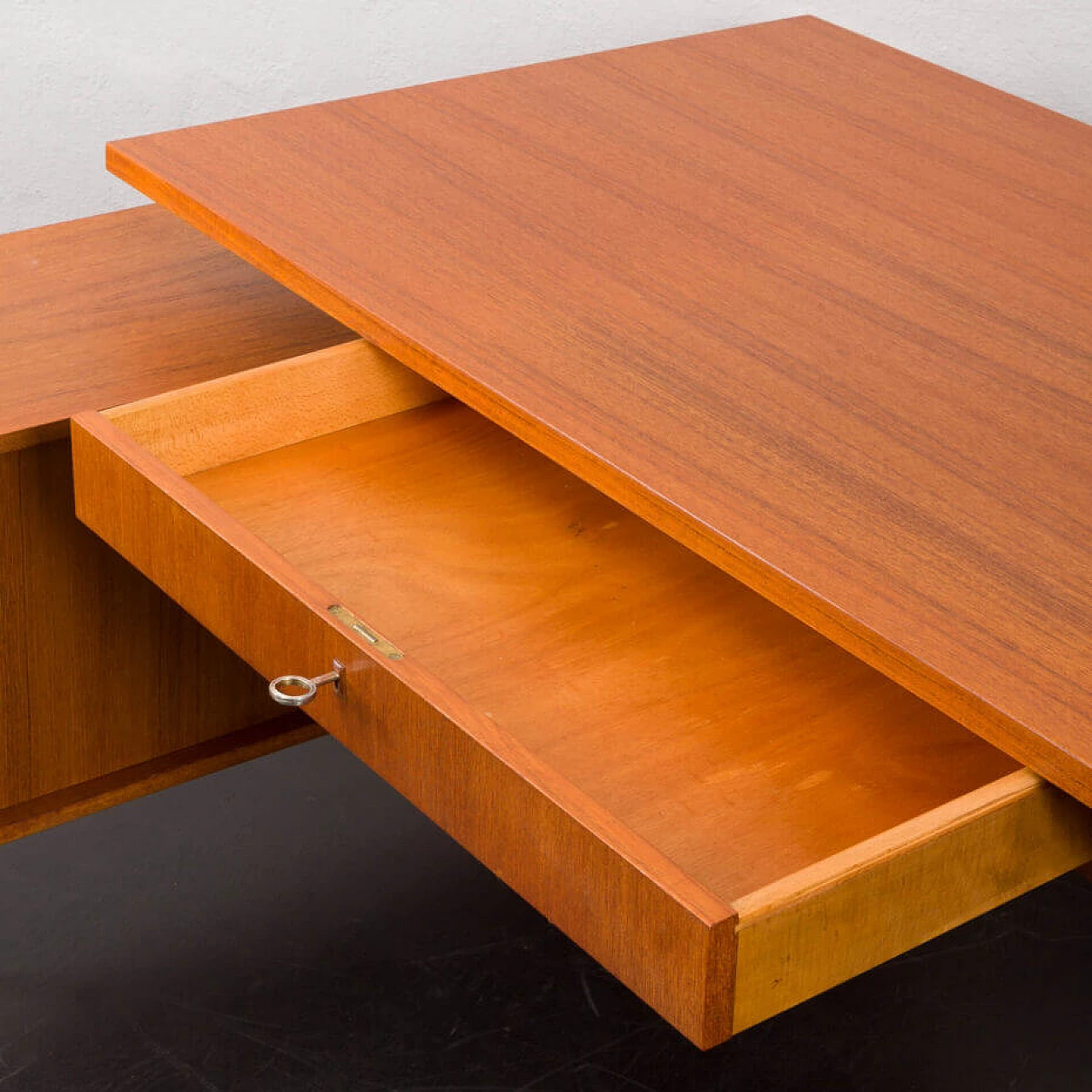 L-shaped teak desk with sideboard in Arne Vodder style, 1970s 22