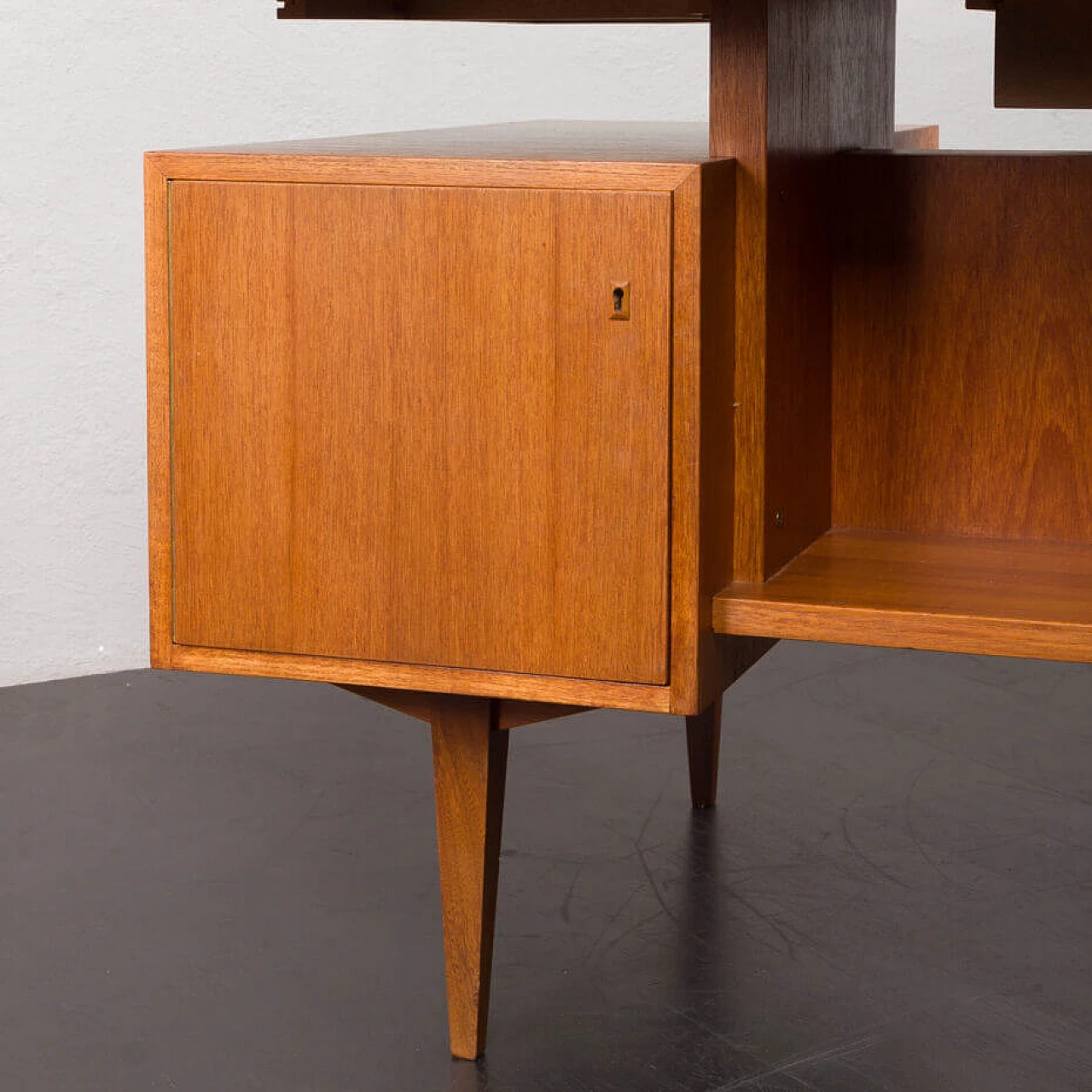 L-shaped teak desk with sideboard in Arne Vodder style, 1970s 25