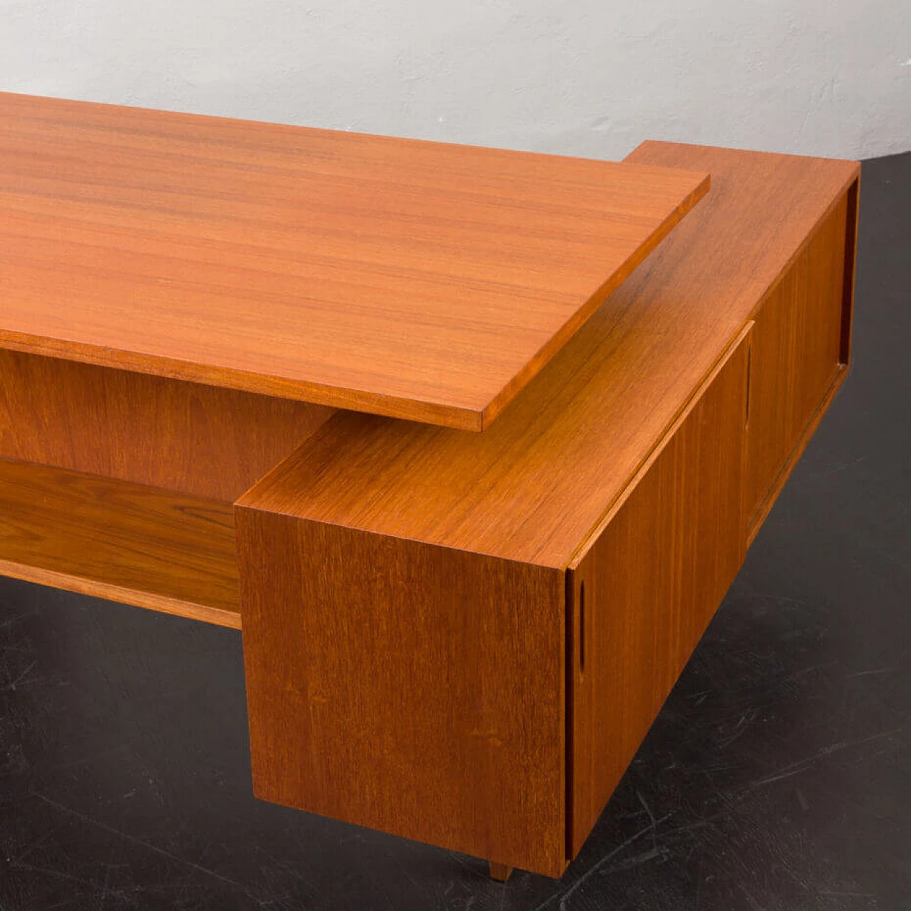 Scrivania a L in teak con credenza in stile Arne Vodder, anni '70 28