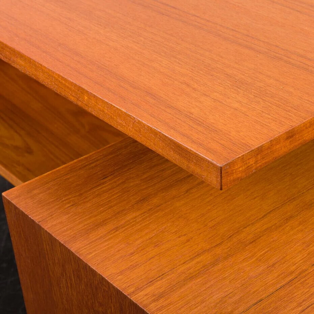 Scrivania a L in teak con credenza in stile Arne Vodder, anni '70 29