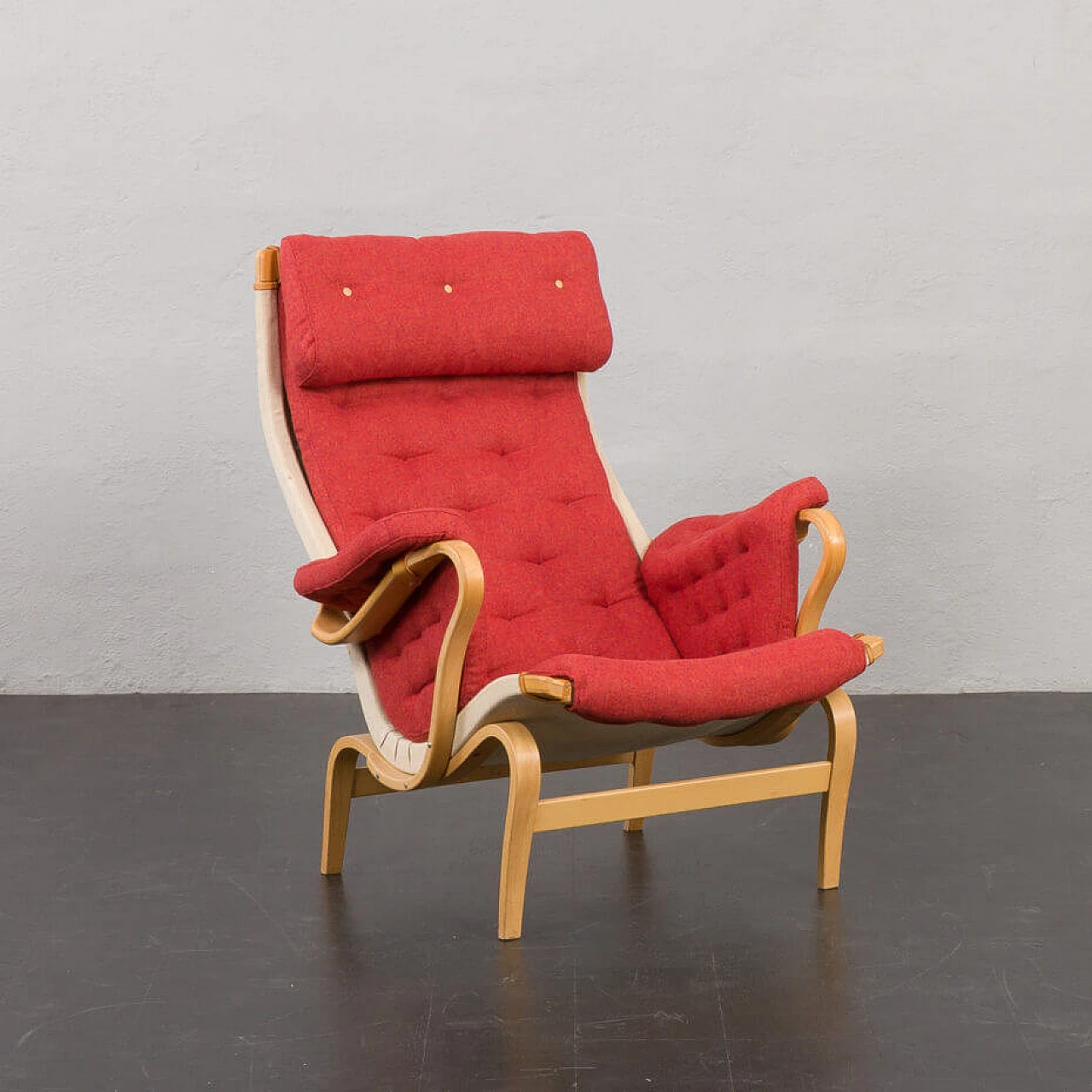 Pernilla lounge armchair in red wool and bent beech by Bruno Mathsson for Dux, 1960s 1