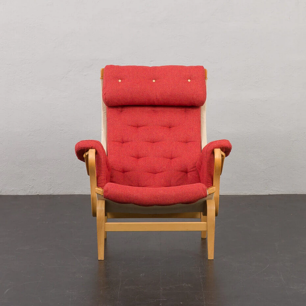 Pernilla lounge armchair in red wool and bent beech by Bruno Mathsson for Dux, 1960s 2