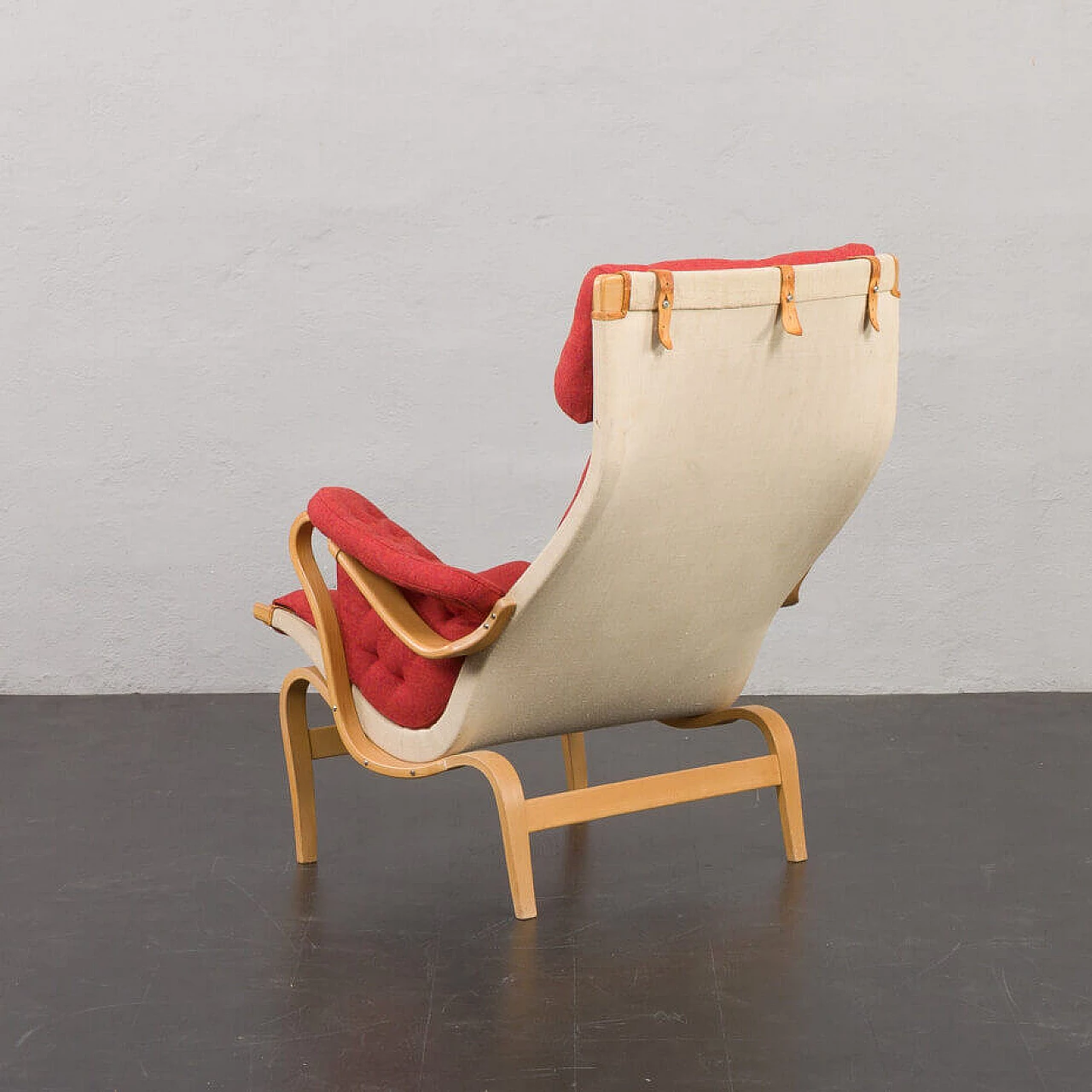 Pernilla lounge armchair in red wool and bent beech by Bruno Mathsson for Dux, 1960s 5