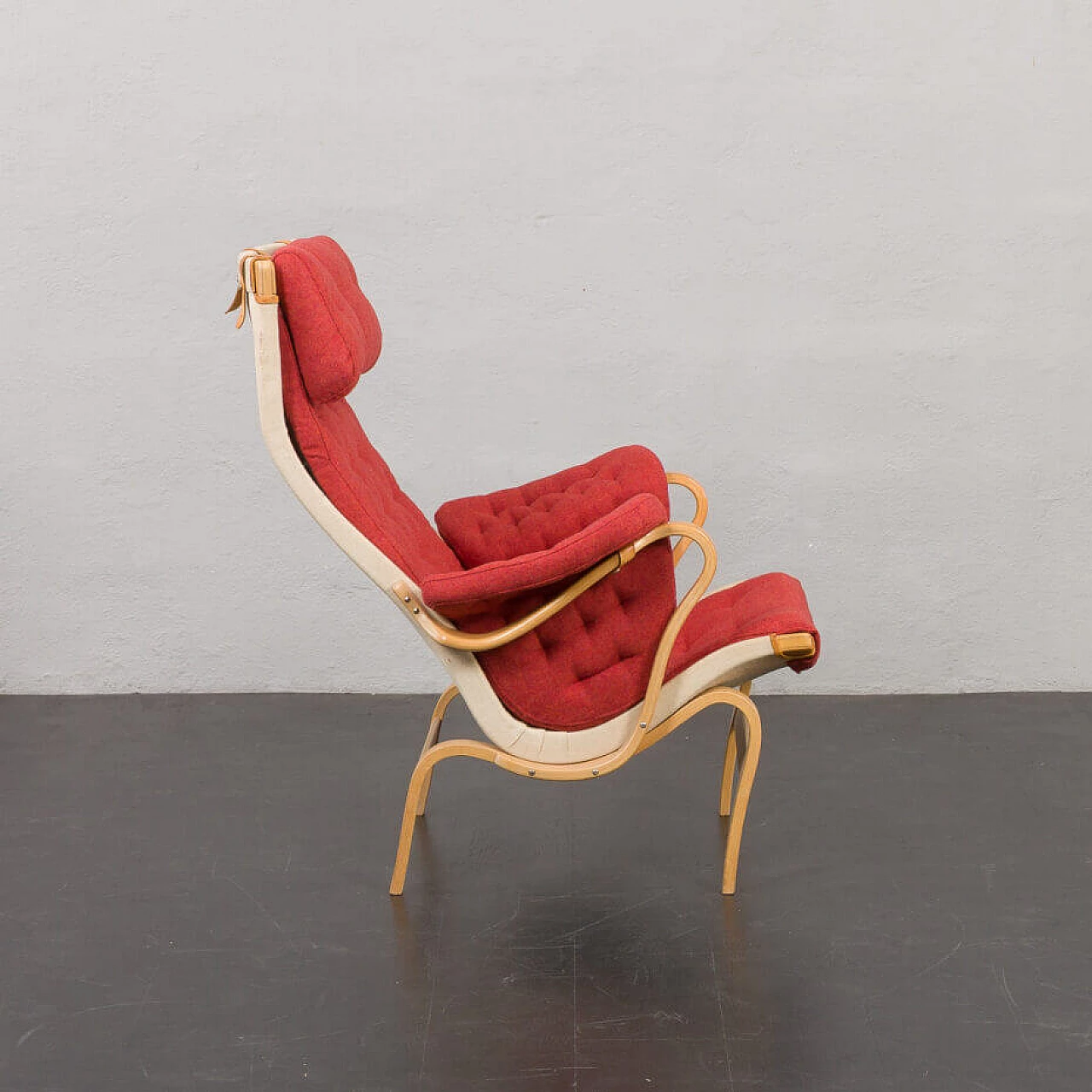 Pernilla lounge armchair in red wool and bent beech by Bruno Mathsson for Dux, 1960s 8