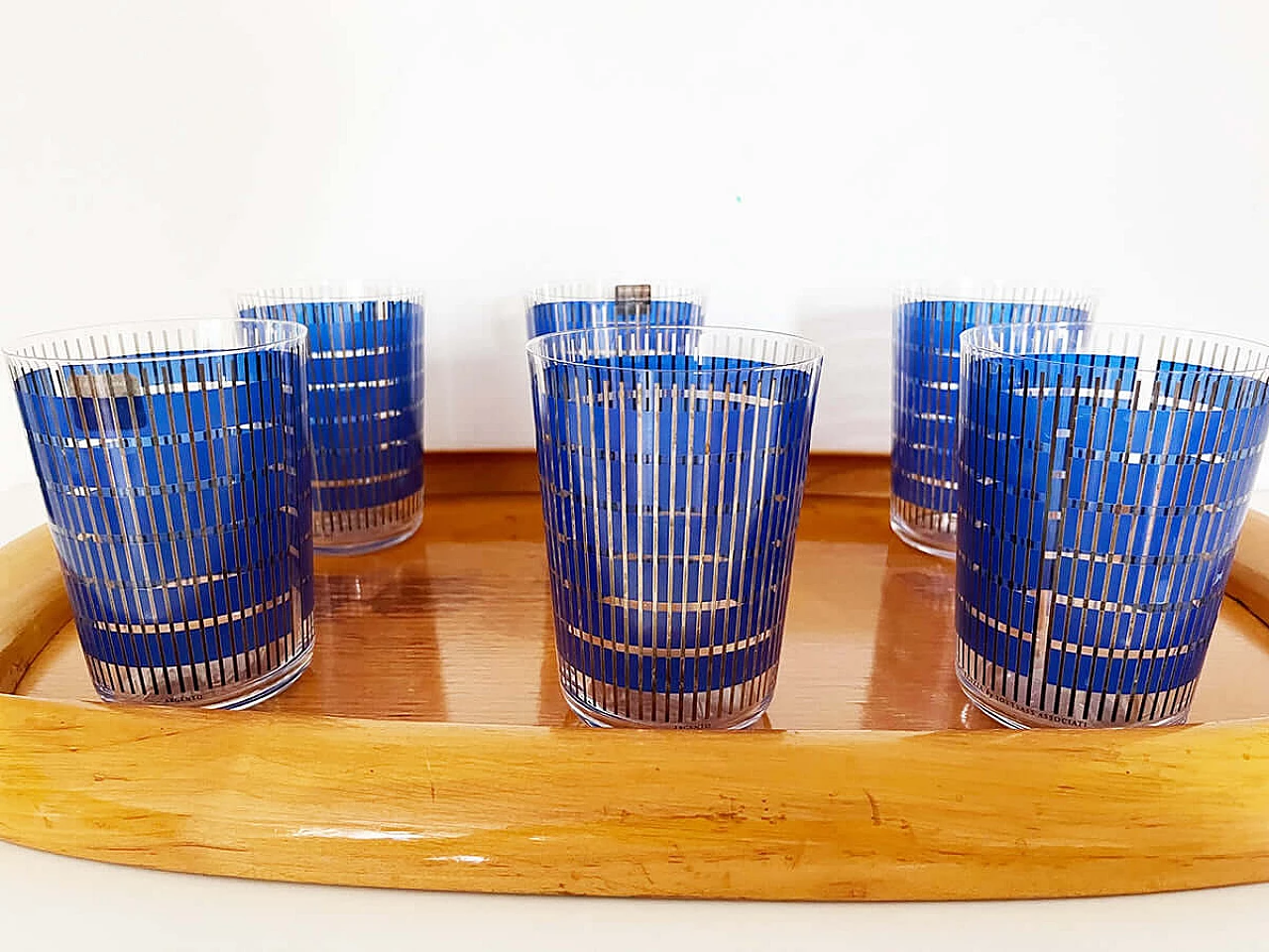 6 Bicchieri di Studio Sottssas per Egizia e vassoio Macabo attribuito a Tura, anni '50 e '90 1