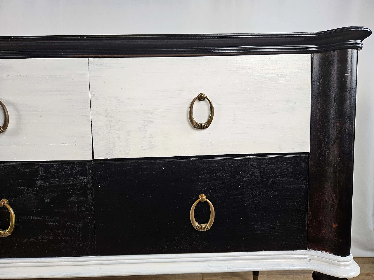 Black white lacquered chest of drawers with glass top, 1960s 20