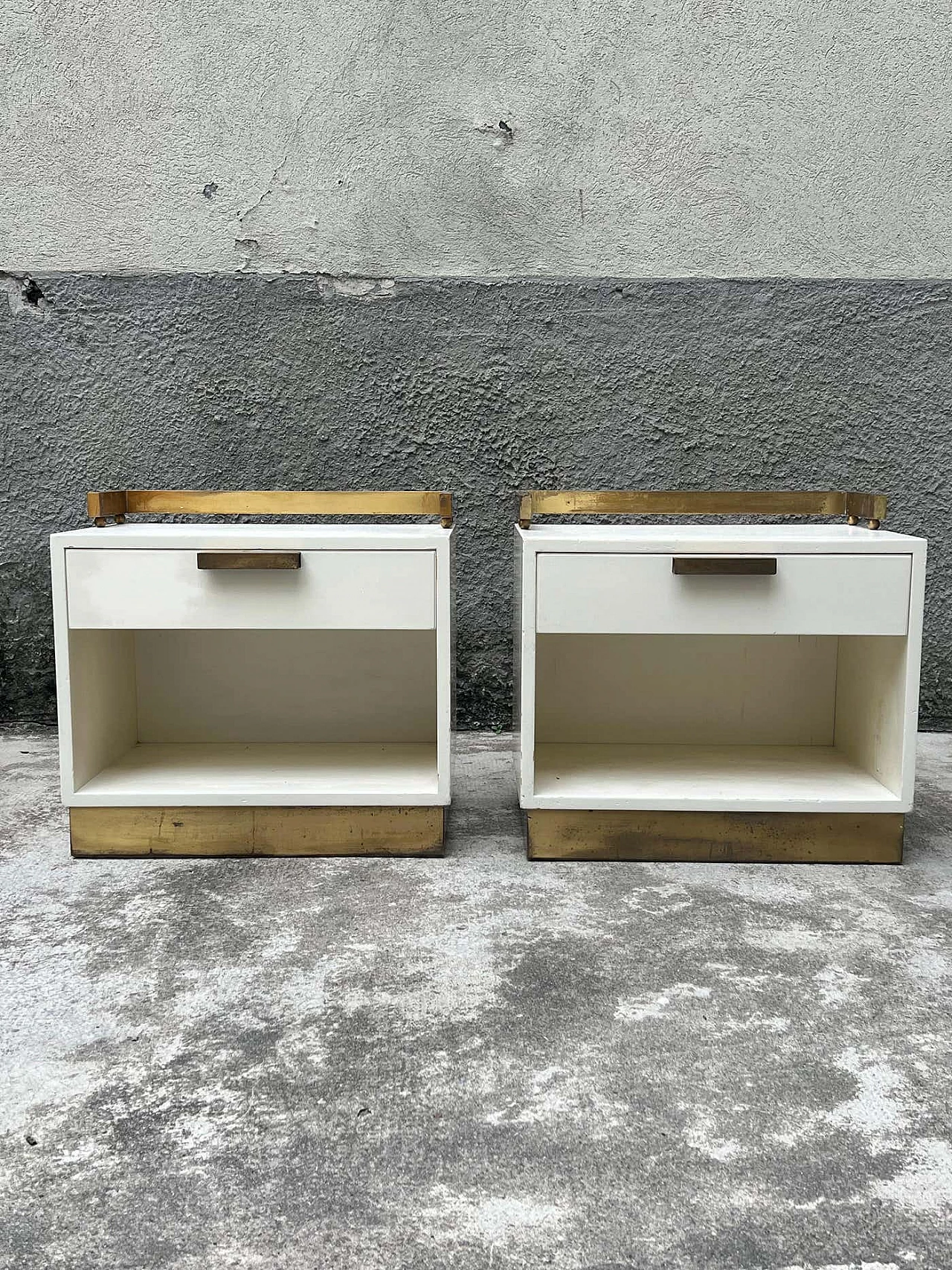 Pair of lacquered wood and brass bedside tables by Luciano Frigerio, 1970s 3