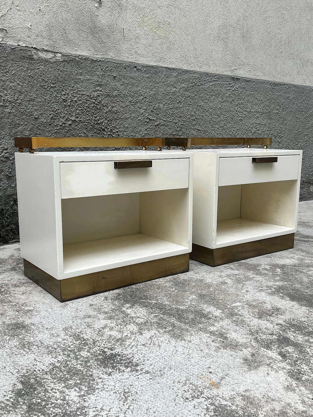 Pair of lacquered wood and brass bedside tables by Luciano Frigerio, 1970s 4