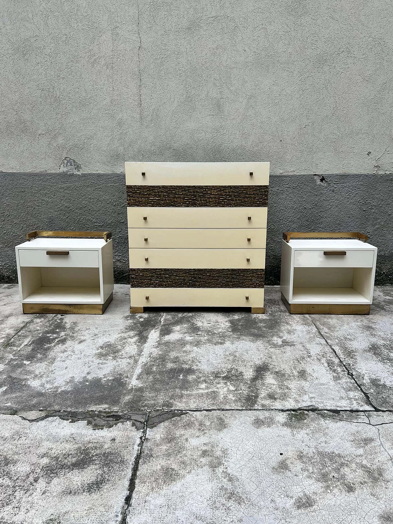 Pair of lacquered wood and brass bedside tables by Luciano Frigerio, 1970s 10