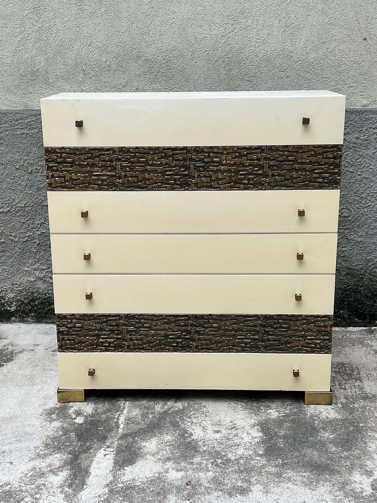 Lacquered wood and brass chest of drawers by Luciano Frigerio, 1970s 13