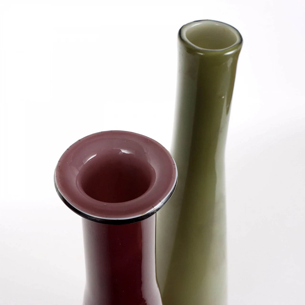 Coppia di vasi in vetro di Murano incamiciato, anni '70 3