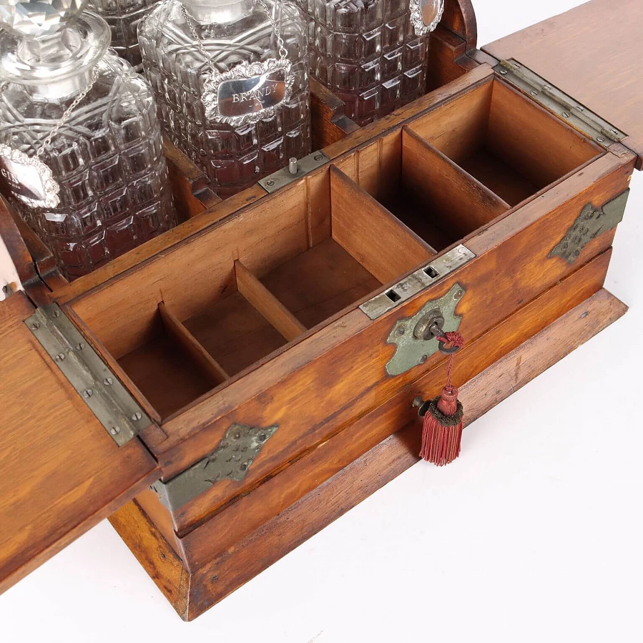 Oak and metal liquor box with crystal and silver bottles 5