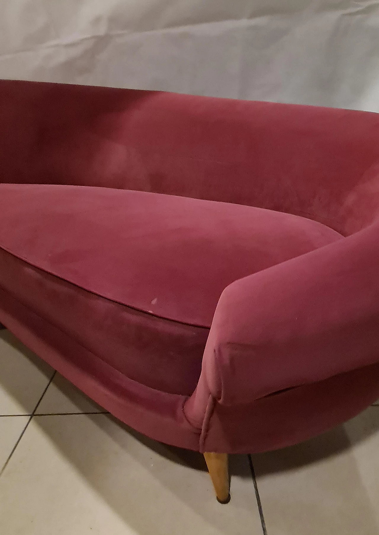 Curved velvet sofa by Guglielmo Veronosi for Isa Bergamo, 1950s 4