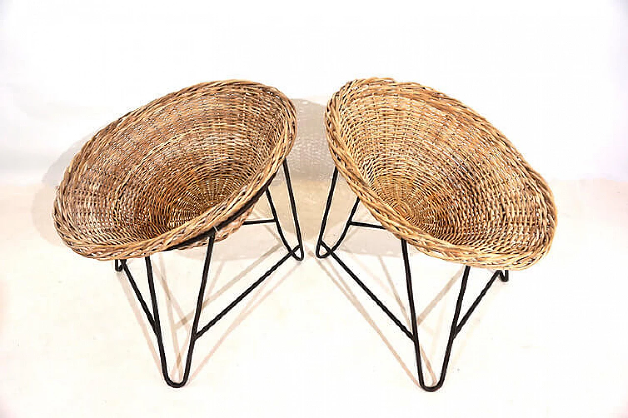Coppia di poltrone a baccello in vimini con struttura in metallo, anni '60 4
