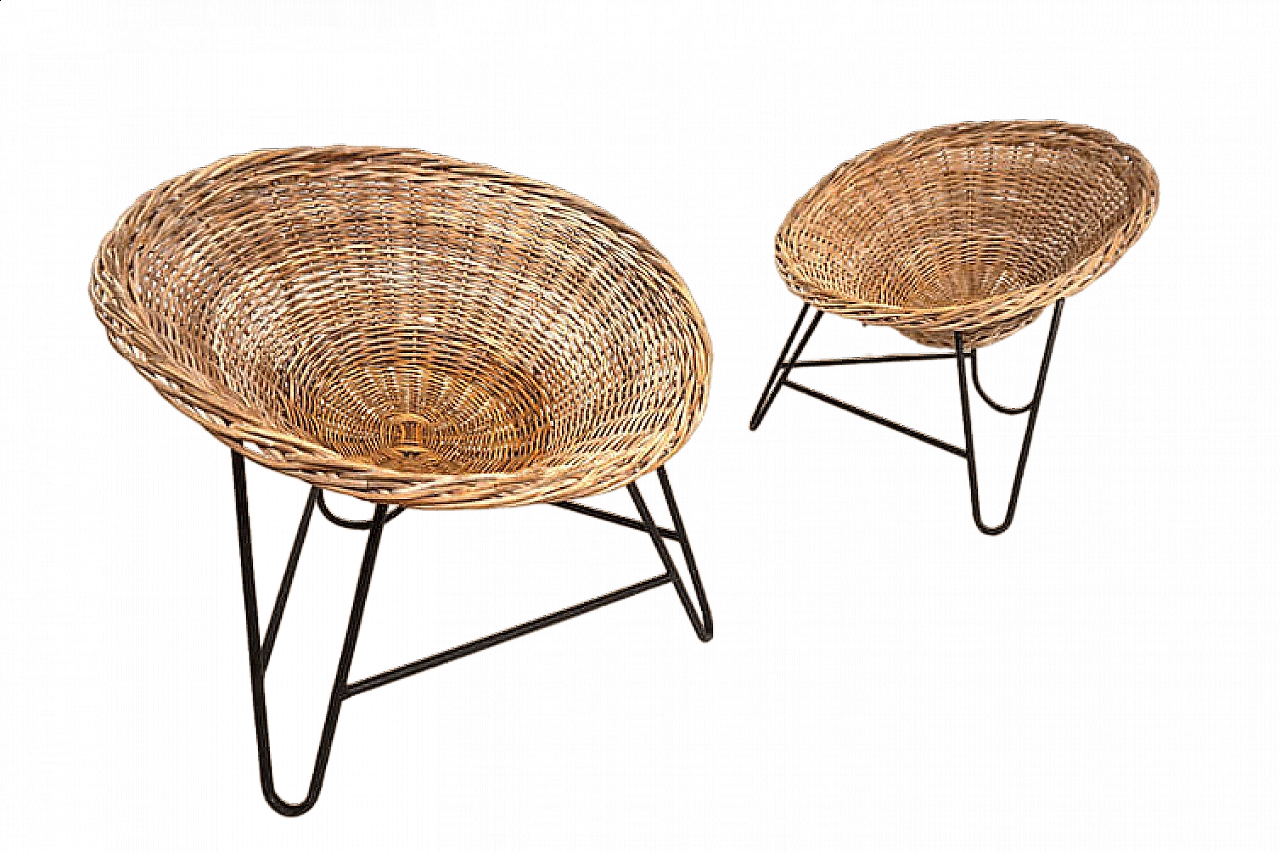 Coppia di poltrone a baccello in vimini con struttura in metallo, anni '60 16