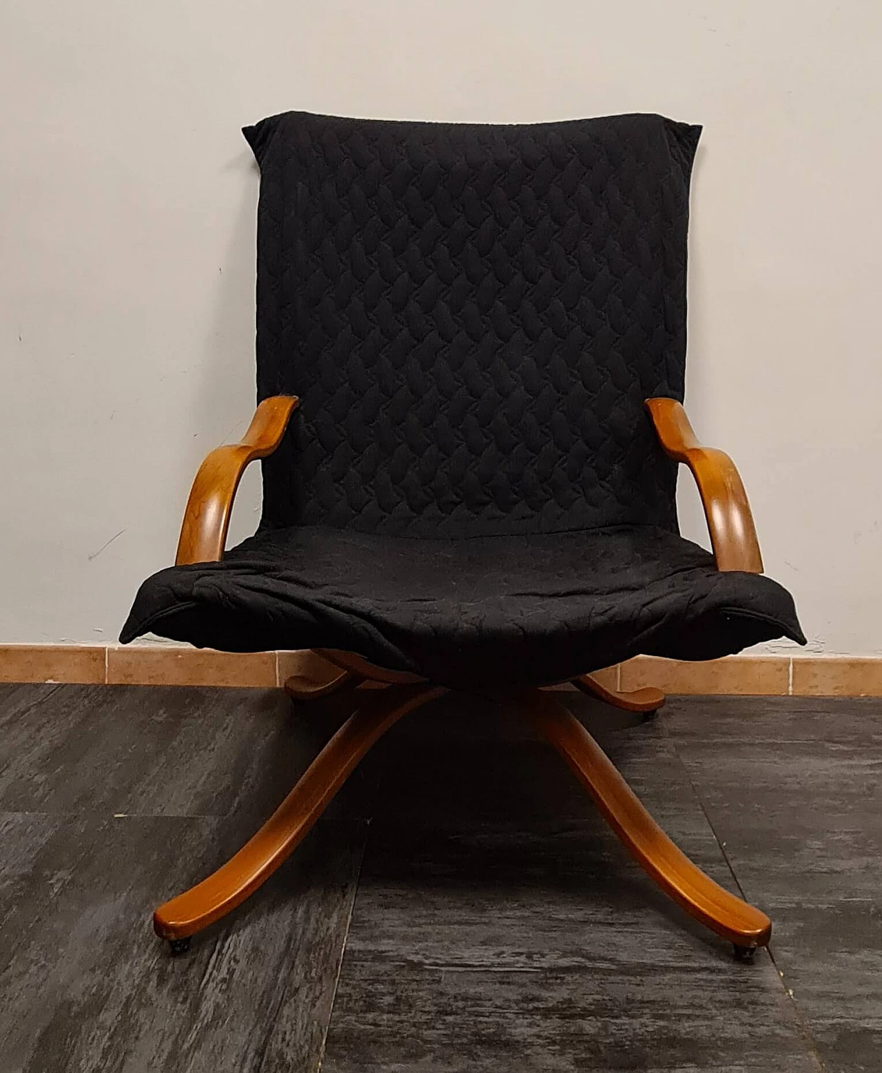 Poltrona in tessuto, legno e metallo di Ligne Roset, anni '70 1