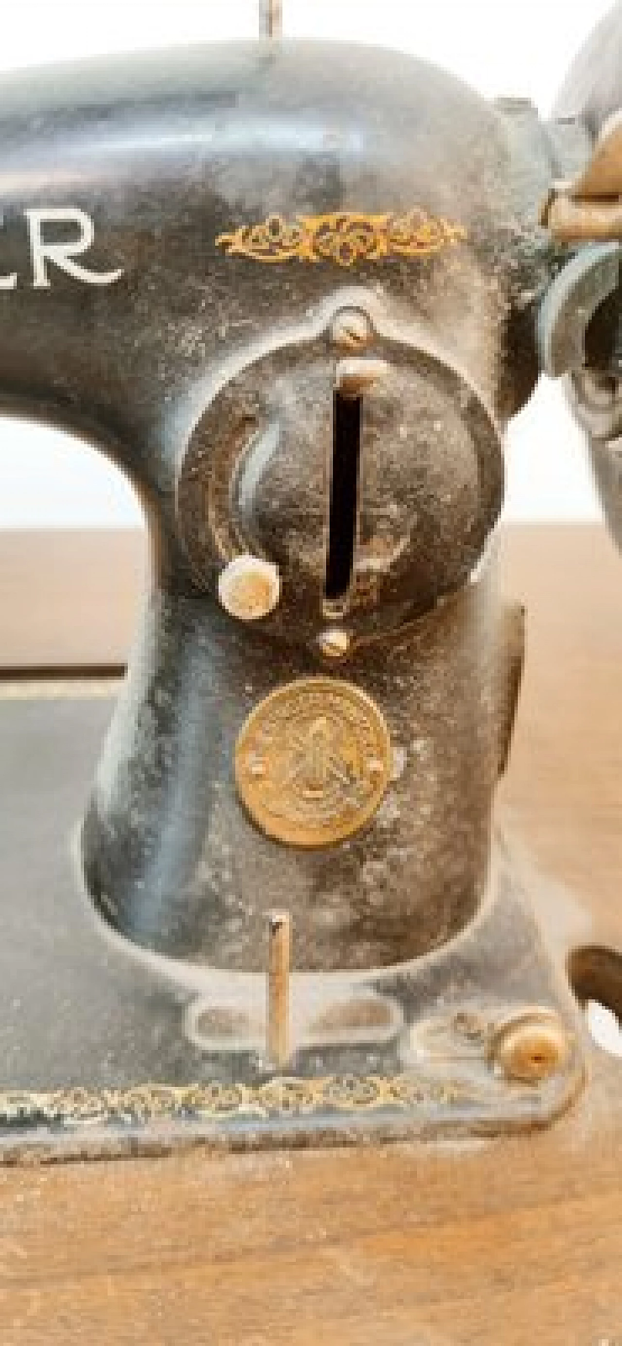 Macchina da cucire Singer in ghisa e noce, fine '800 3