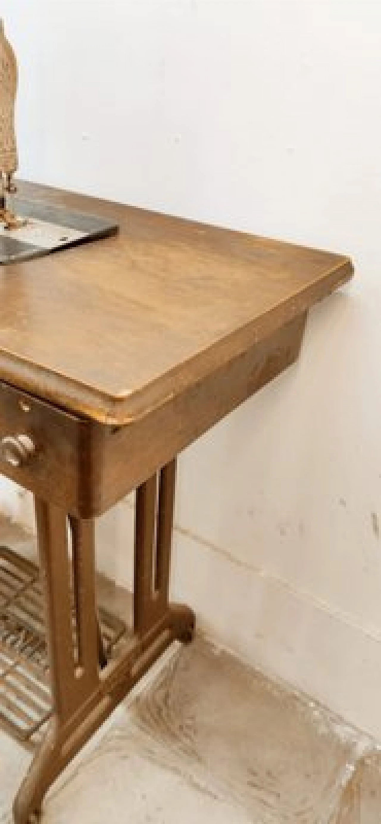 Macchina da cucire Singer in ghisa e noce, fine '800 5