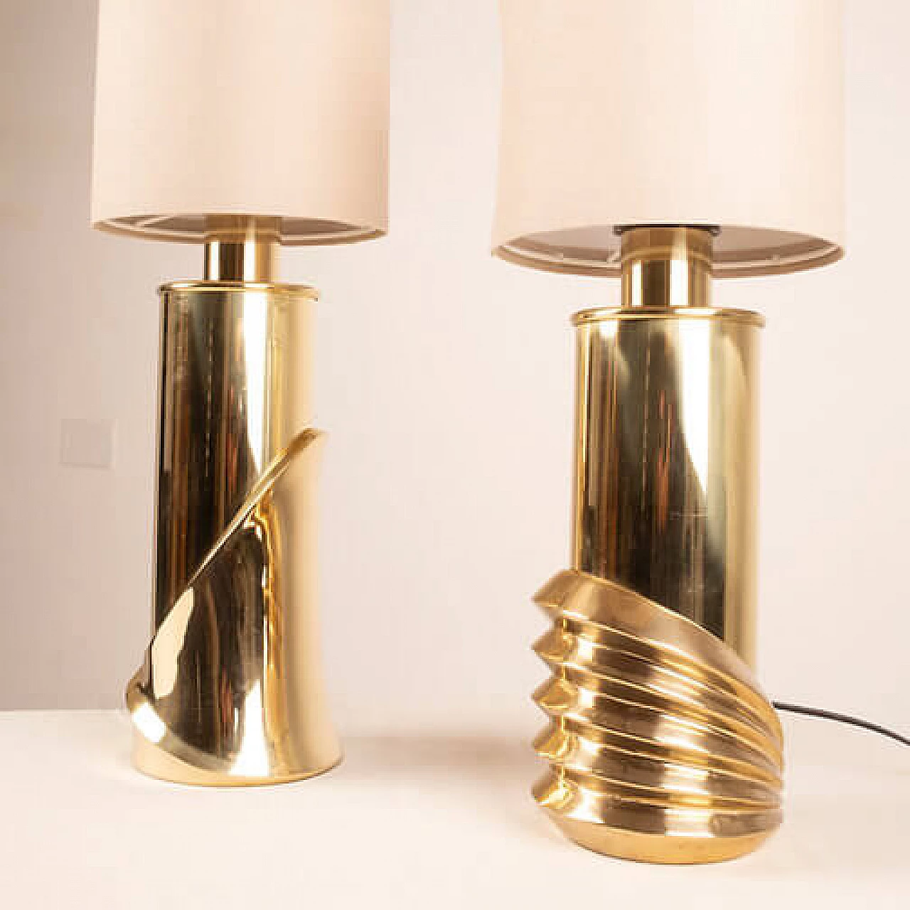 Coppia di lampade da tavolo in ottone di Luciano Frigerio per Frigerio di Desio, anni '70 2