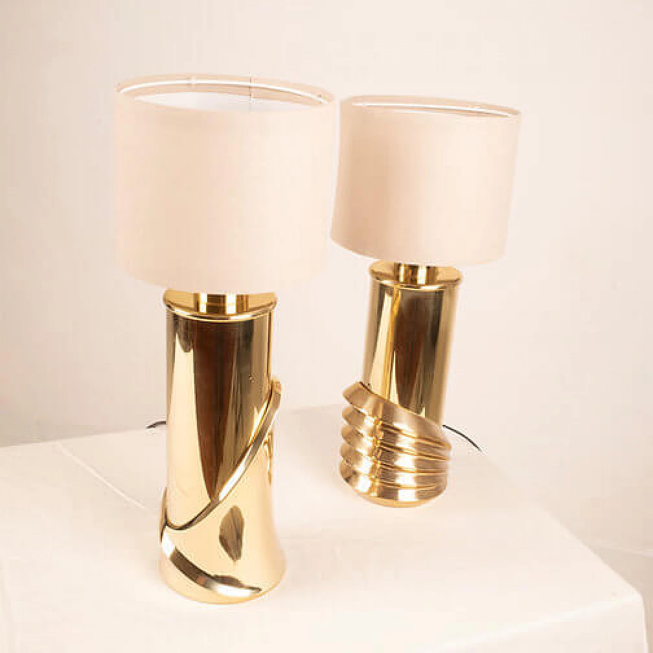 Pair of brass table lamps by Luciano Frigerio for Frigerio di Desio, 1970s 3