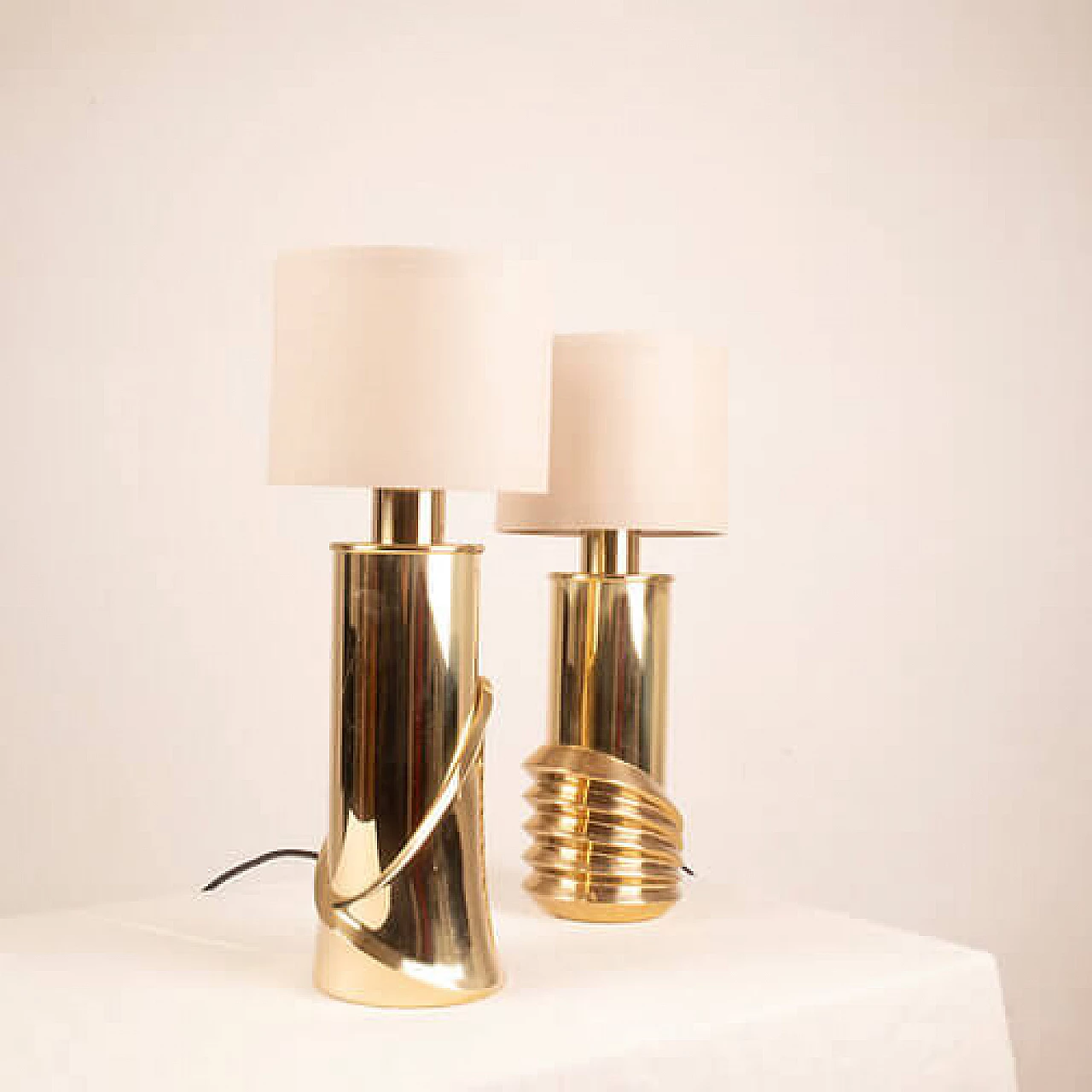 Coppia di lampade da tavolo in ottone di Luciano Frigerio per Frigerio di Desio, anni '70 4