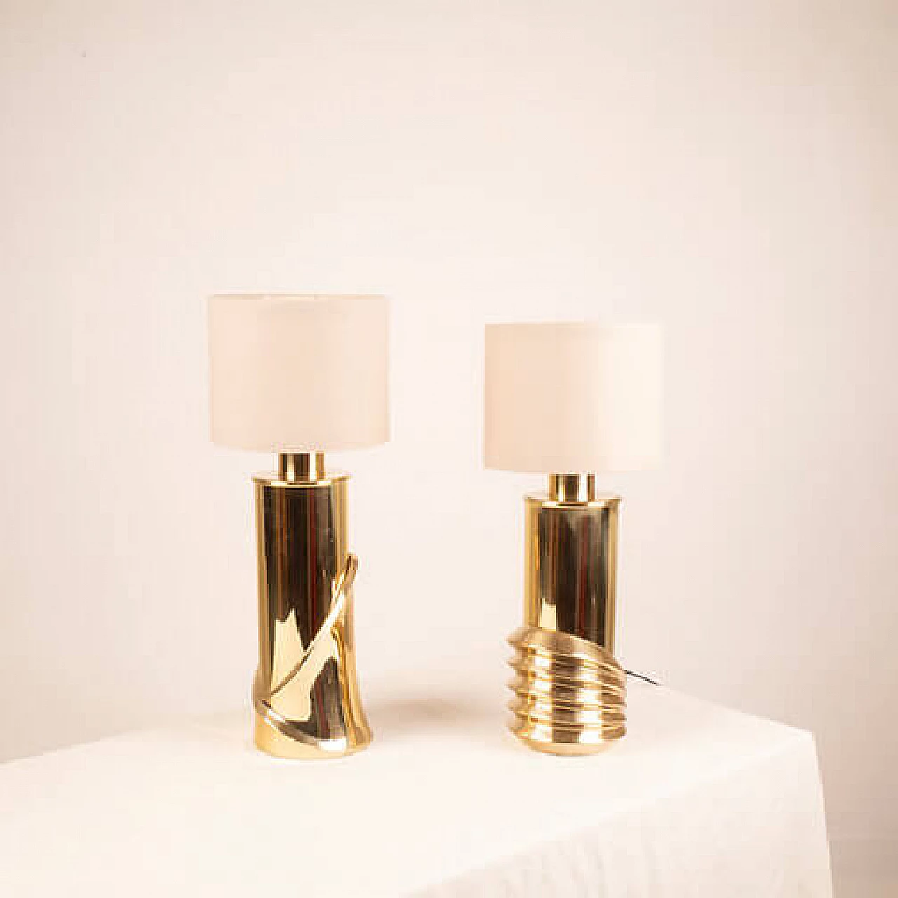Coppia di lampade da tavolo in ottone di Luciano Frigerio per Frigerio di Desio, anni '70 5