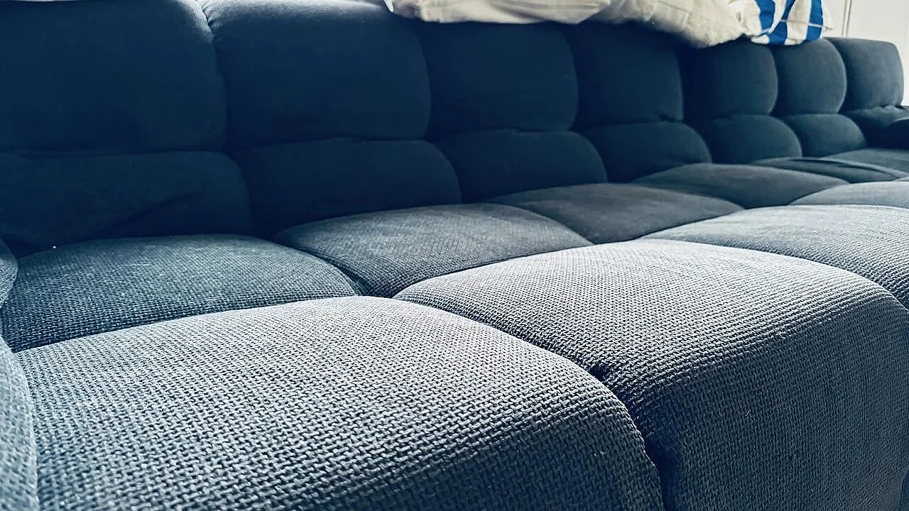 Divano Tufty Time angolare in tessuto Maxalto di Patricia Urquiola per B&B Italia 10