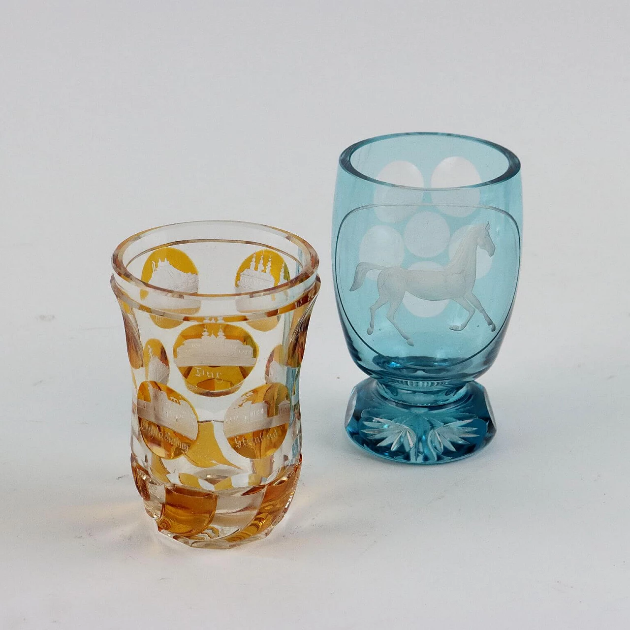 5 Bicchieri in vetro molato e inciso di diverse forme e colori 3