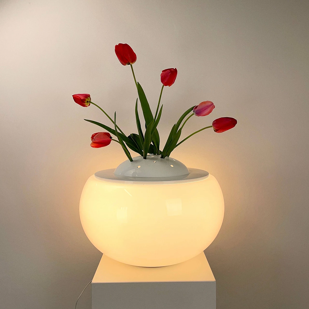 Lampada con porta fiori incorporato di Pia Guidetti Crippa per Lumi, anni '70 1