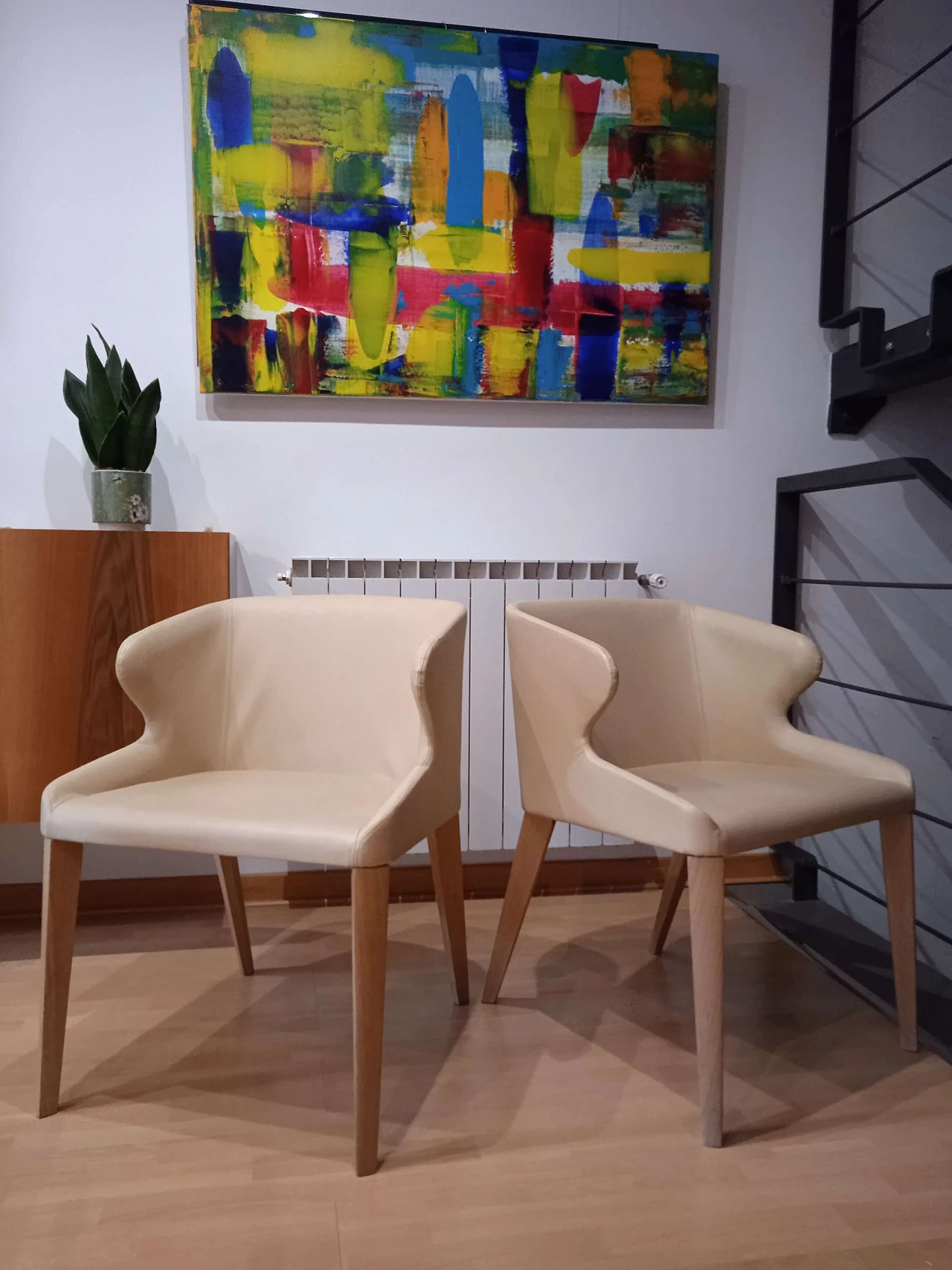 Coppia di poltroncine Leila 681 in pelle tortora di M. Manzoni e R. Tapinassi per Pedrali 14