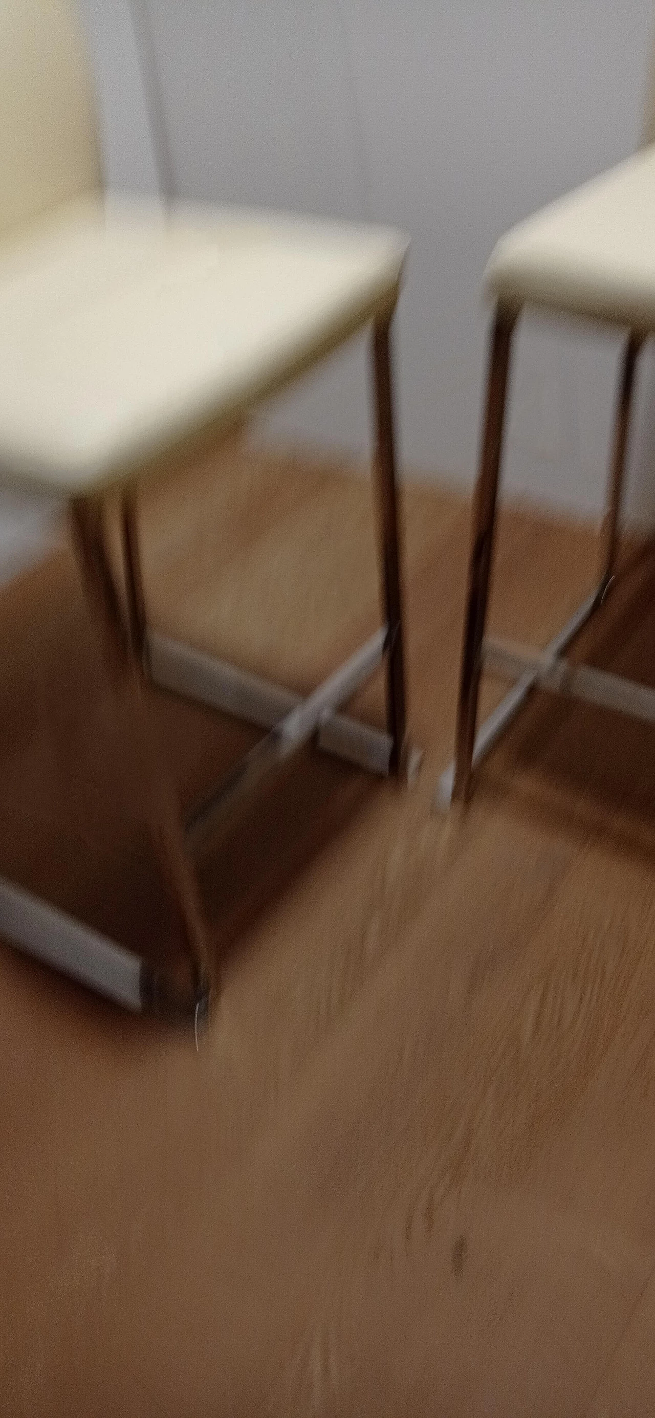 3 Sgabelli Brand 912 in pelle martellata beige di Martin Ballendat per Tonon 109