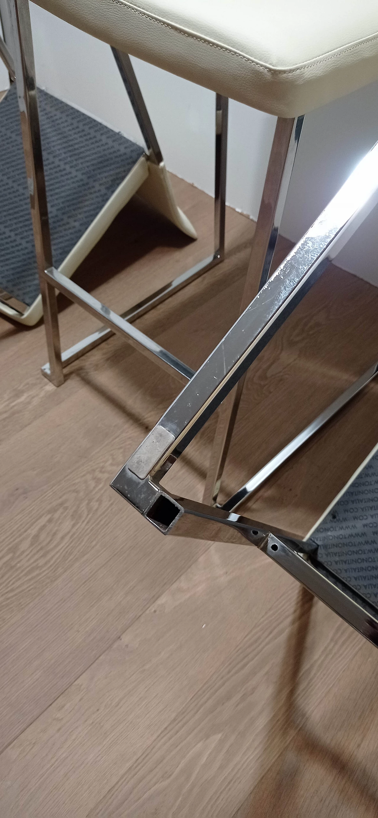 3 Sgabelli Brand 912 in pelle martellata beige di Martin Ballendat per Tonon 131