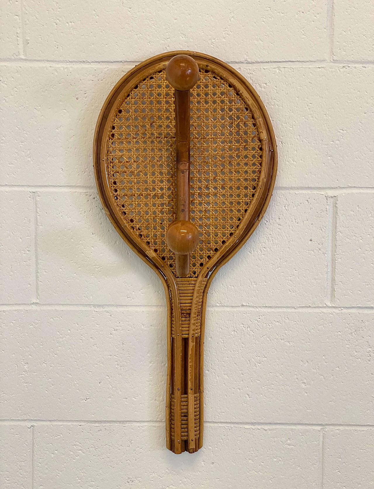 Appendiabiti a racchetta da tennis in paglia di Vienna, bambù e vimini, anni '70 3