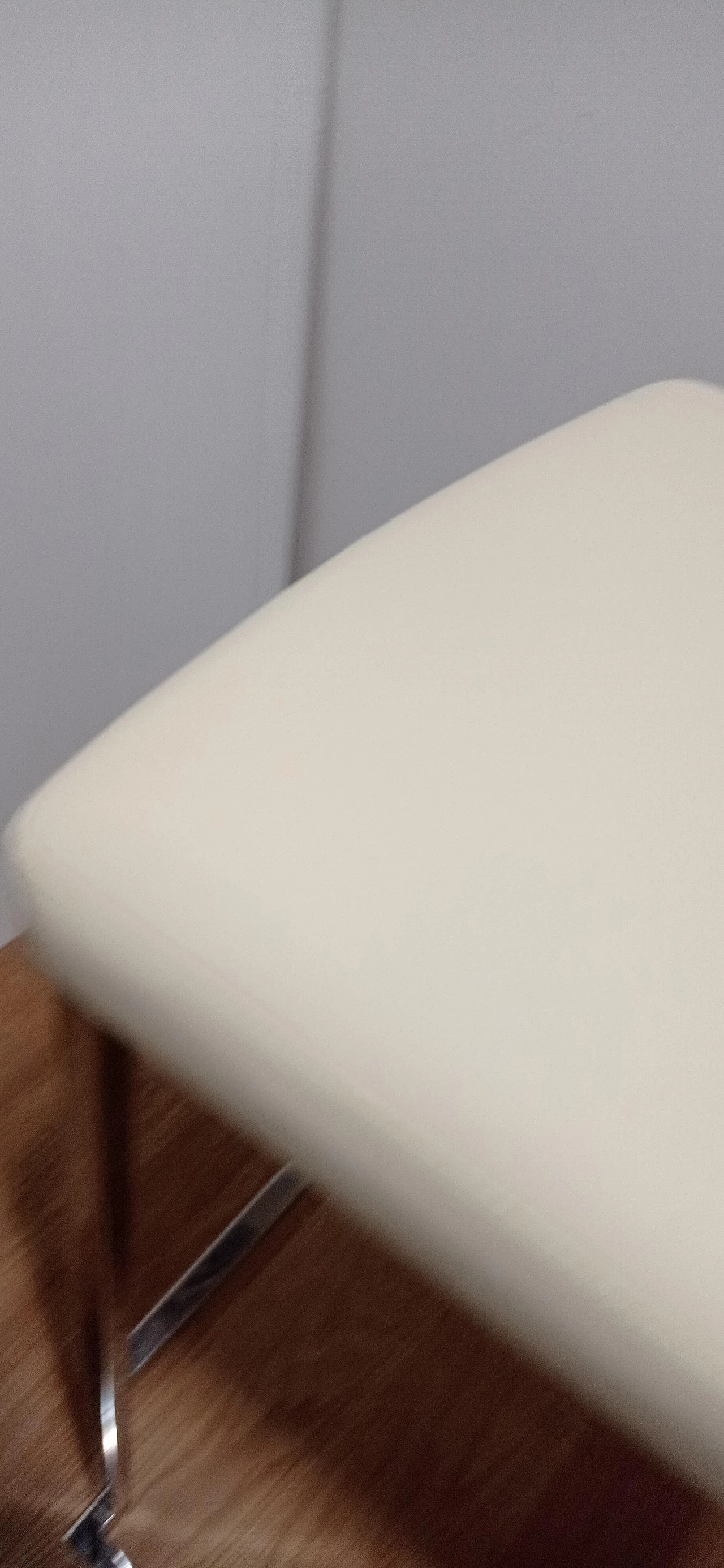 3 Sgabelli Brand 912 in pelle martellata beige di Martin Ballendat per Tonon 157