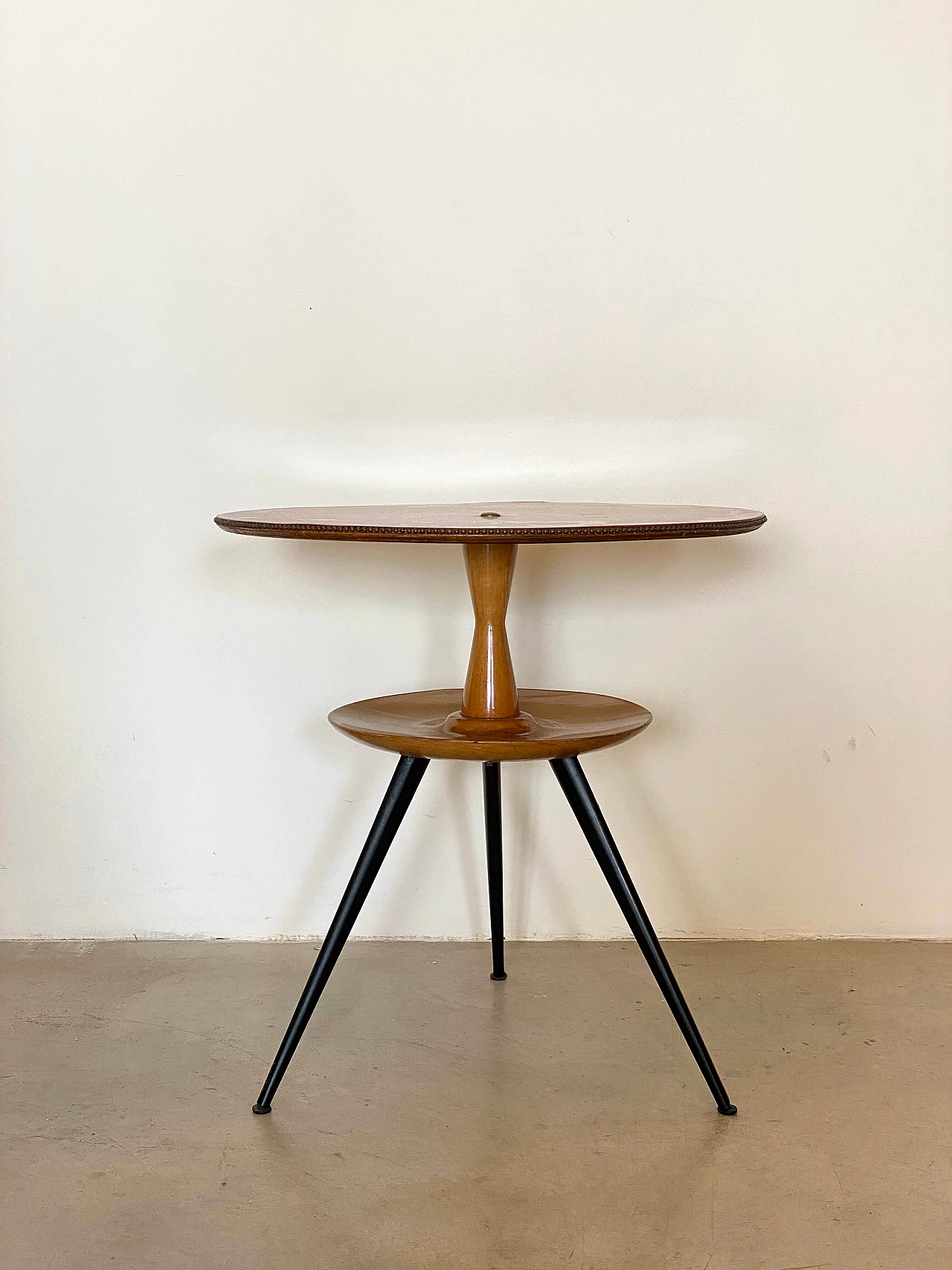 Round cherry wood and black lacquered metal coffee table, 1960s 4