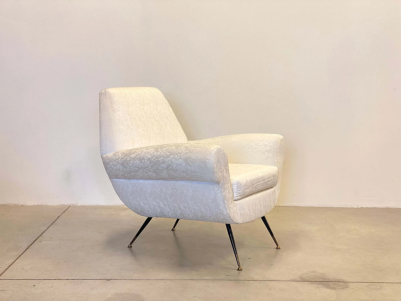 Pair of armchairs by Gigi Radice for Minotti, 1950s 6